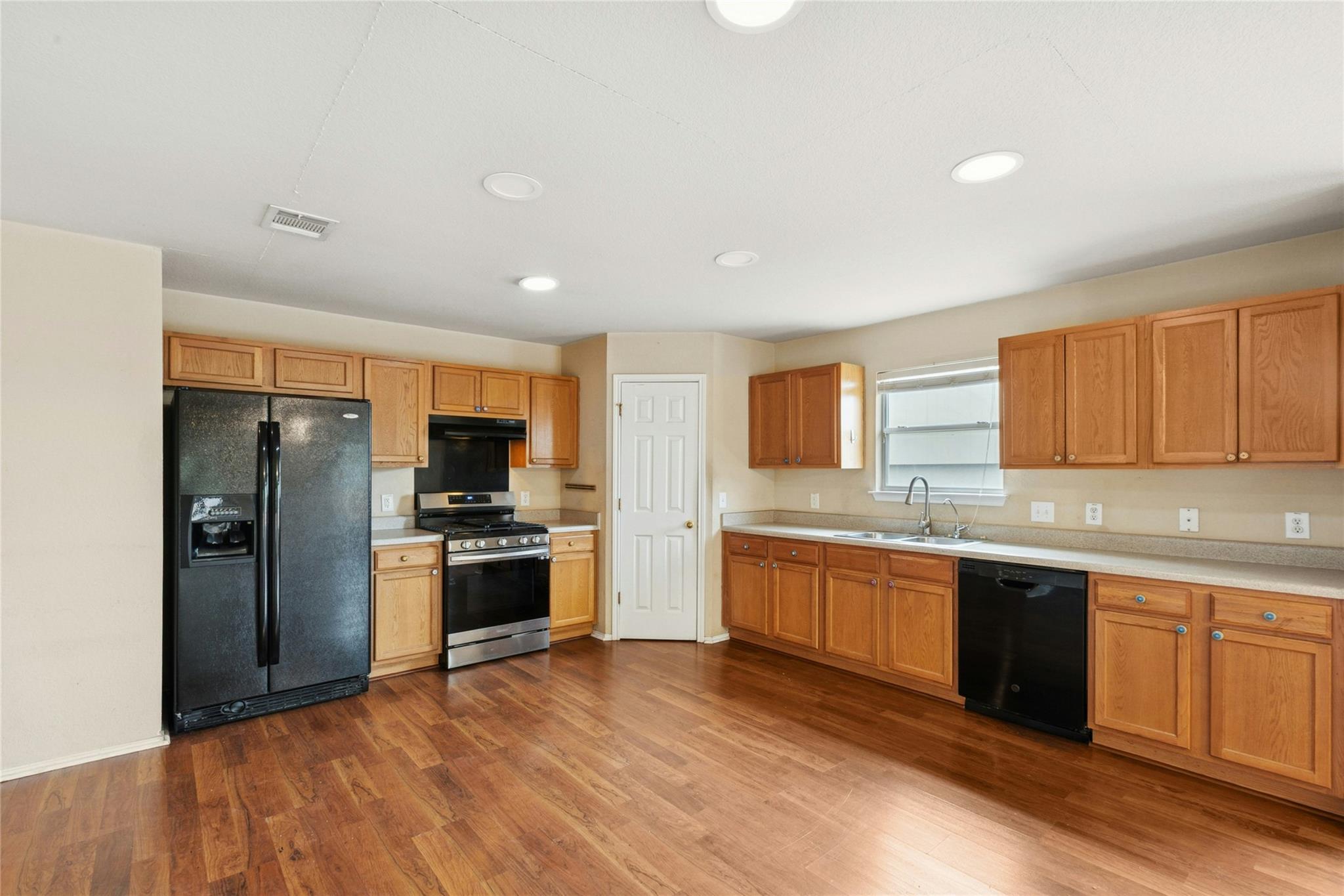 386 Paddington Drive Kyle TX 78640