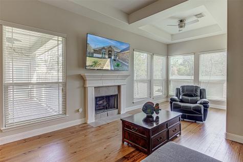 105 Arbors Circle Elgin TX 78621