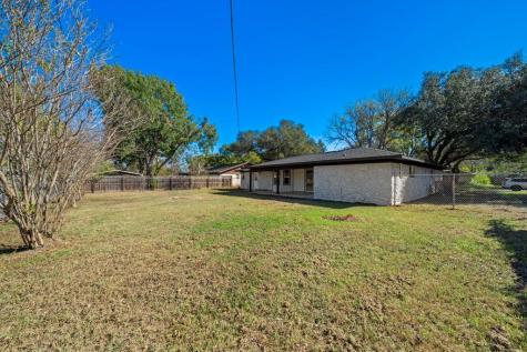 1313 Redbud Trail Lockhart TX 78644