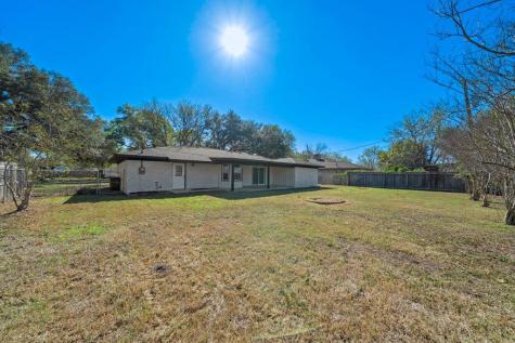 1313 Redbud Trail Lockhart TX 78644