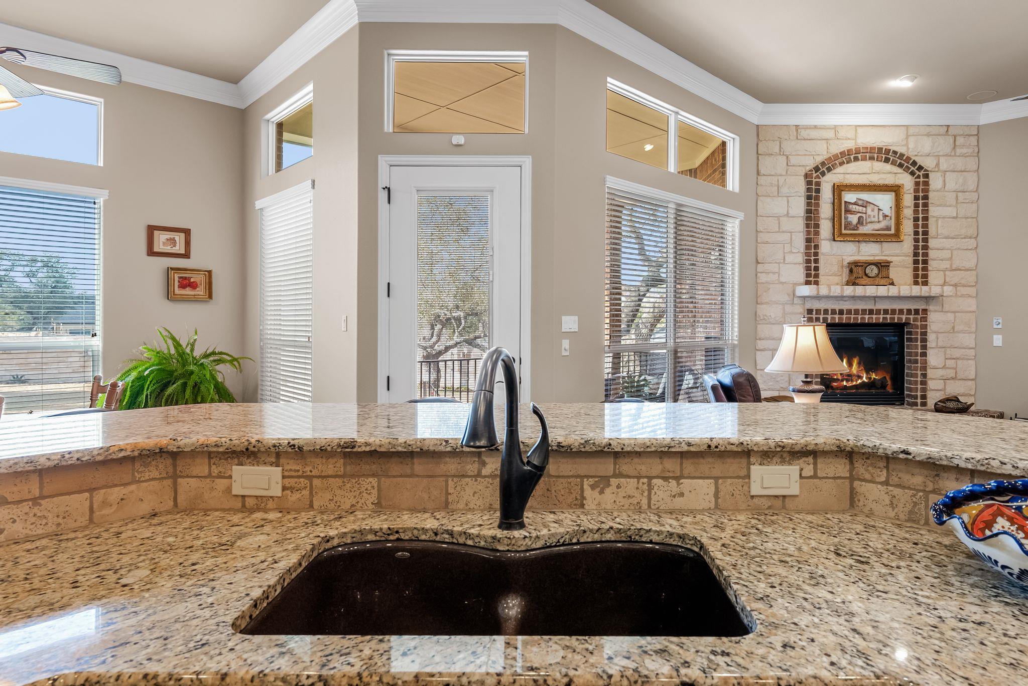 1735 Alta Vista Loop Temple TX 76502