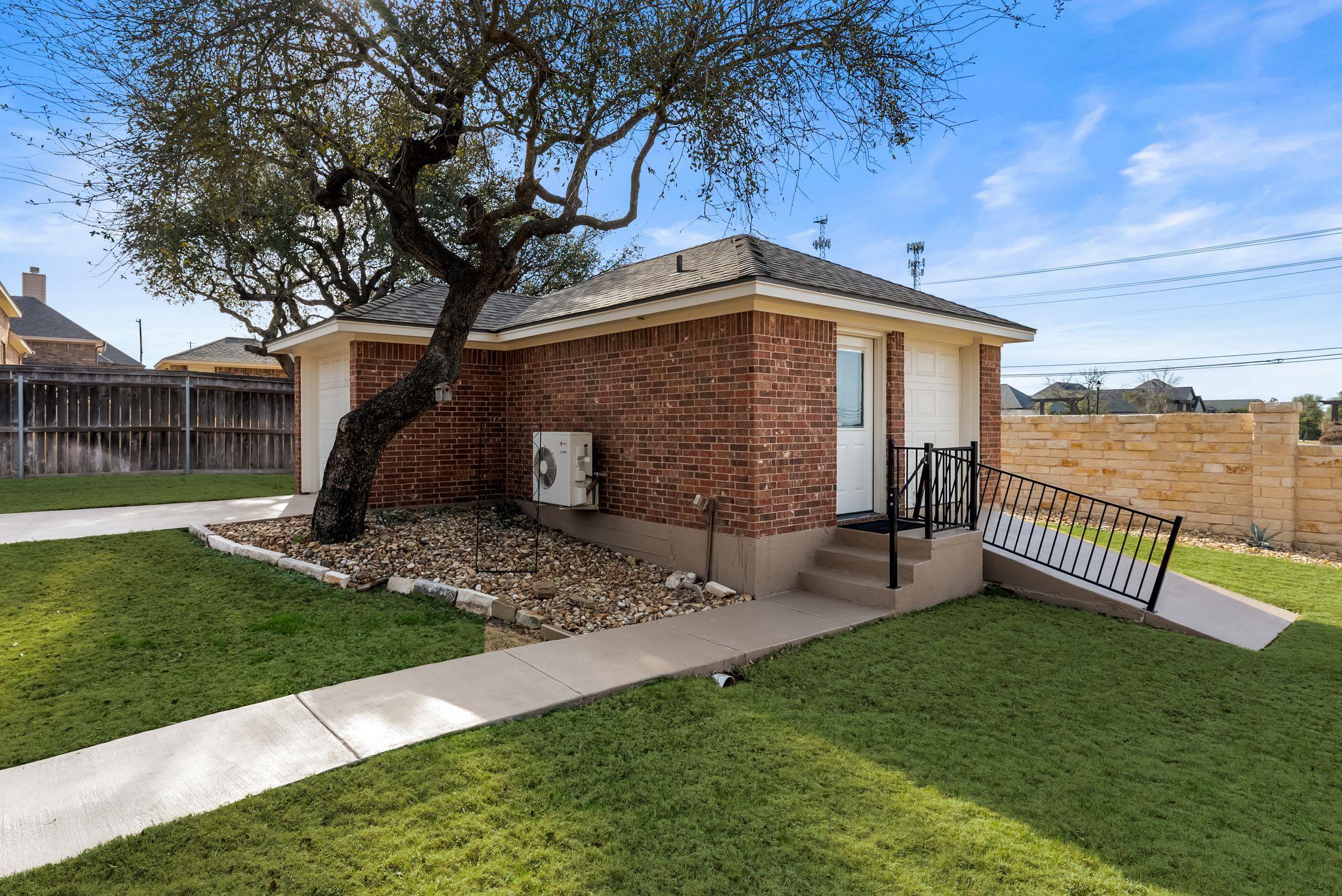 1735 Alta Vista Loop Temple TX 76502