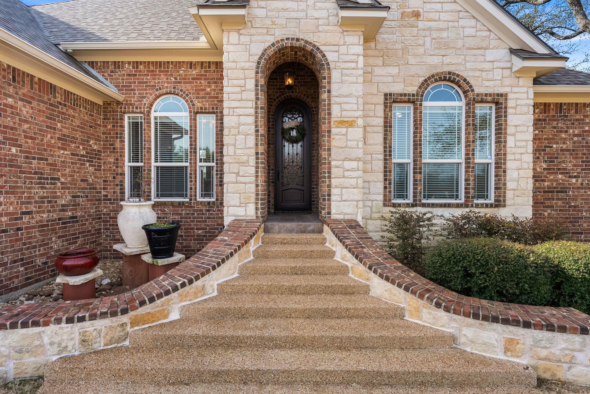 1735 Alta Vista Loop Temple TX 76502