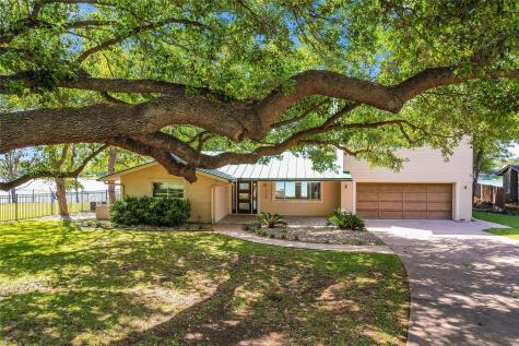 1704 Bluebonnet Lane Kingsland TX 78639