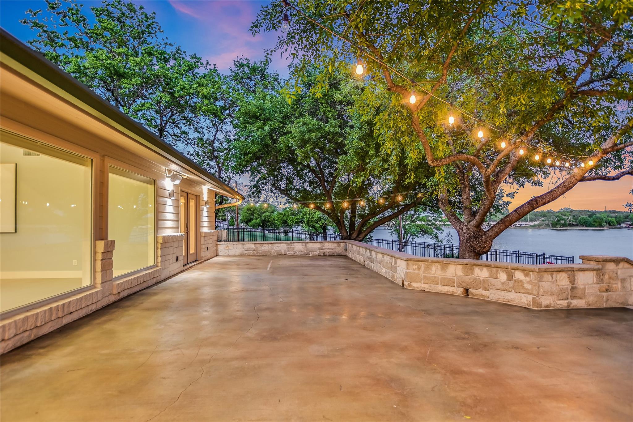 1704 Bluebonnet Lane Kingsland TX 78639