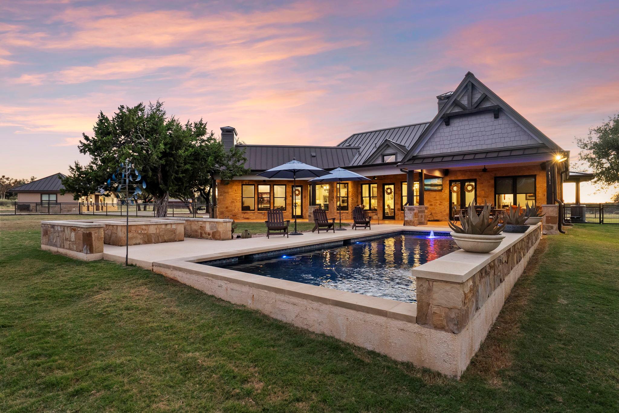 901 Crown Lane Burnet TX 78611