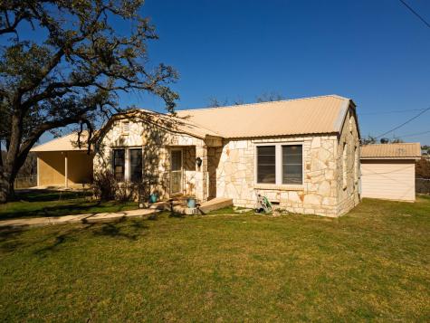 1003 N Ridge Street Lampasas TX 76550