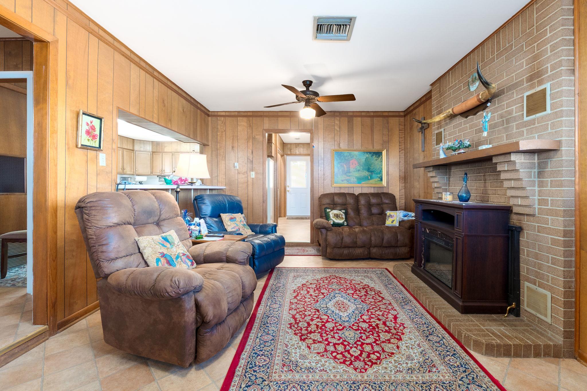 1003 N Ridge Street Lampasas TX 76550