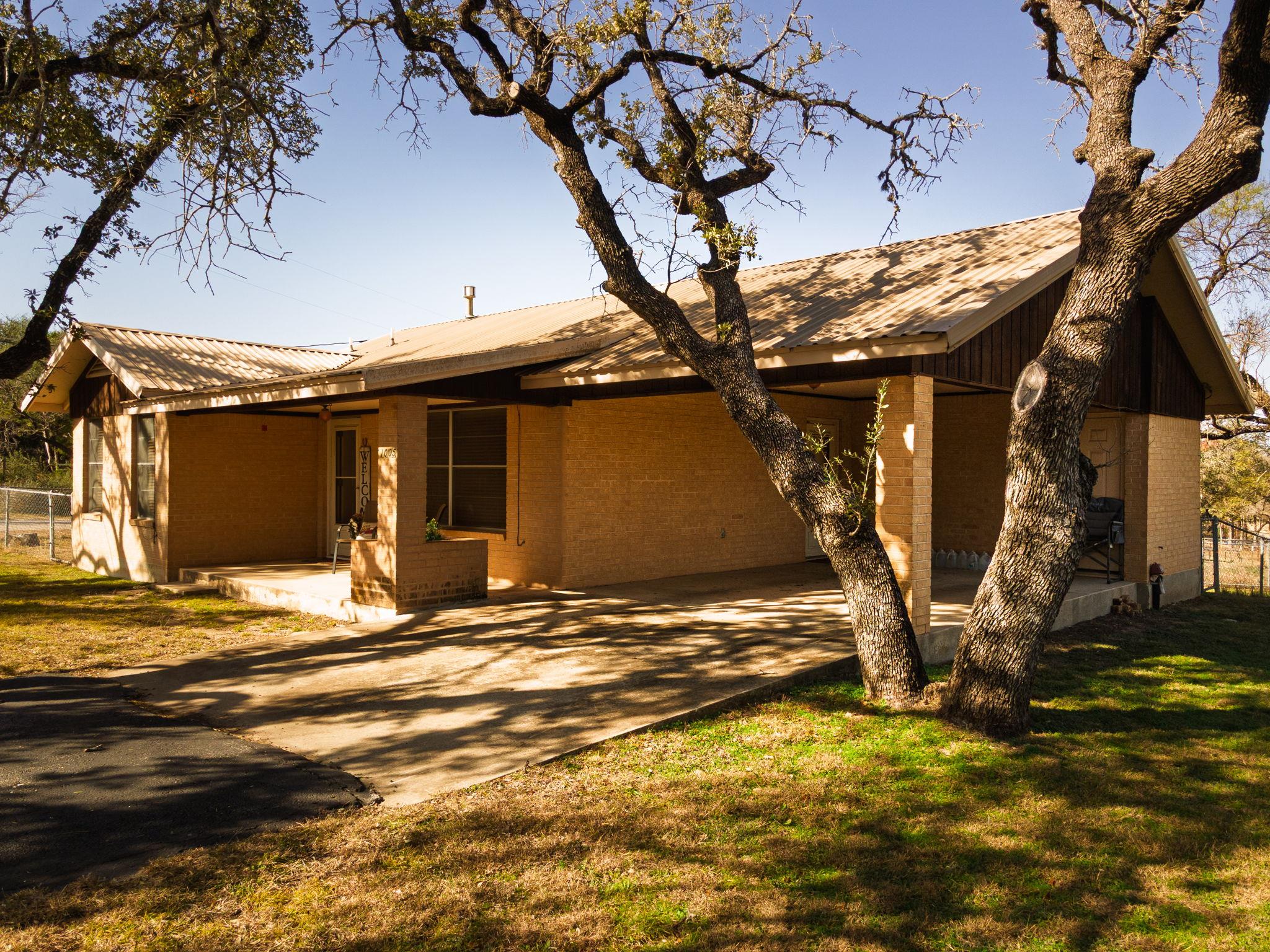 1003 N Ridge Street Lampasas TX 76550