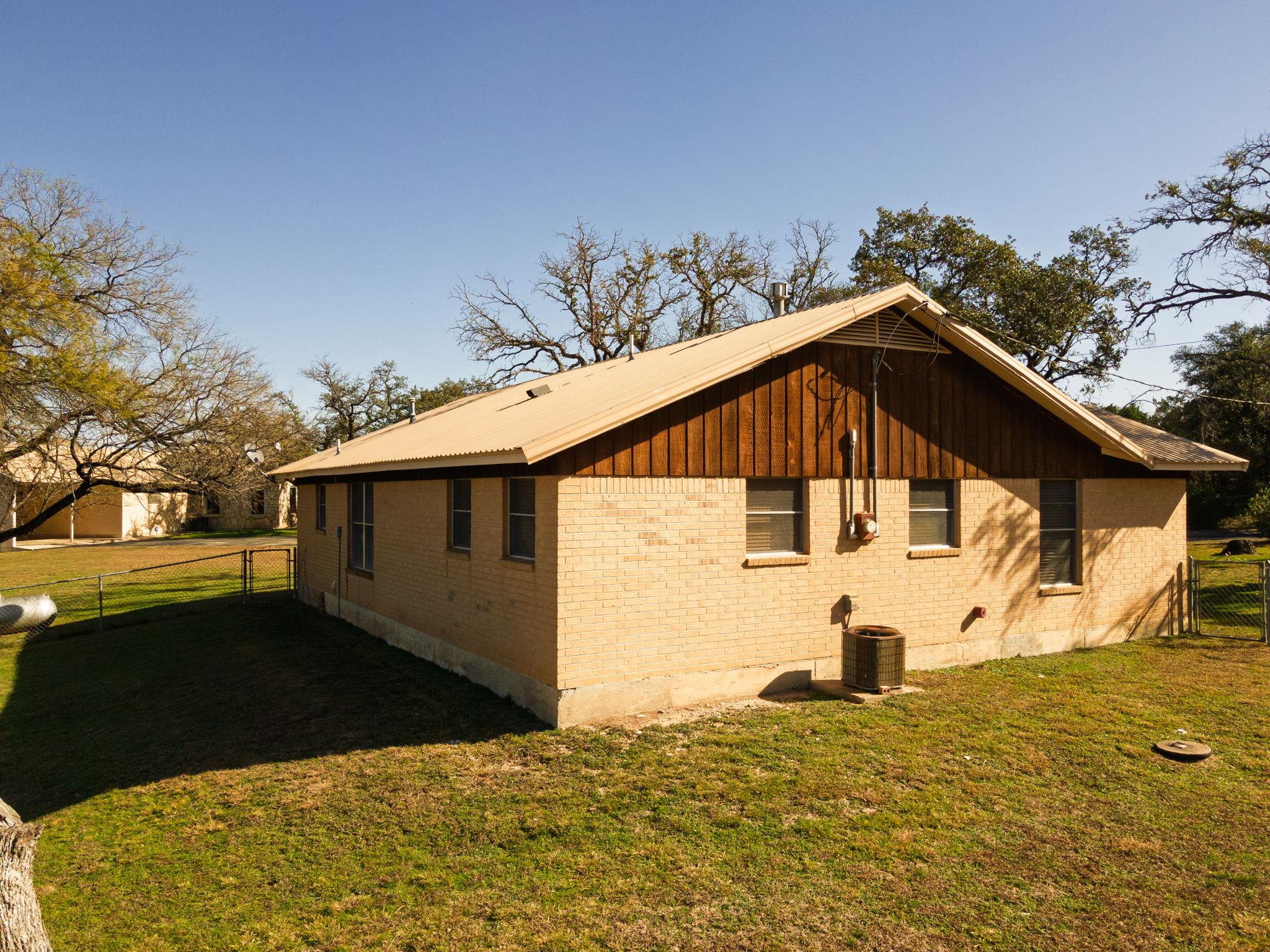 1003 N Ridge Street Lampasas TX 76550