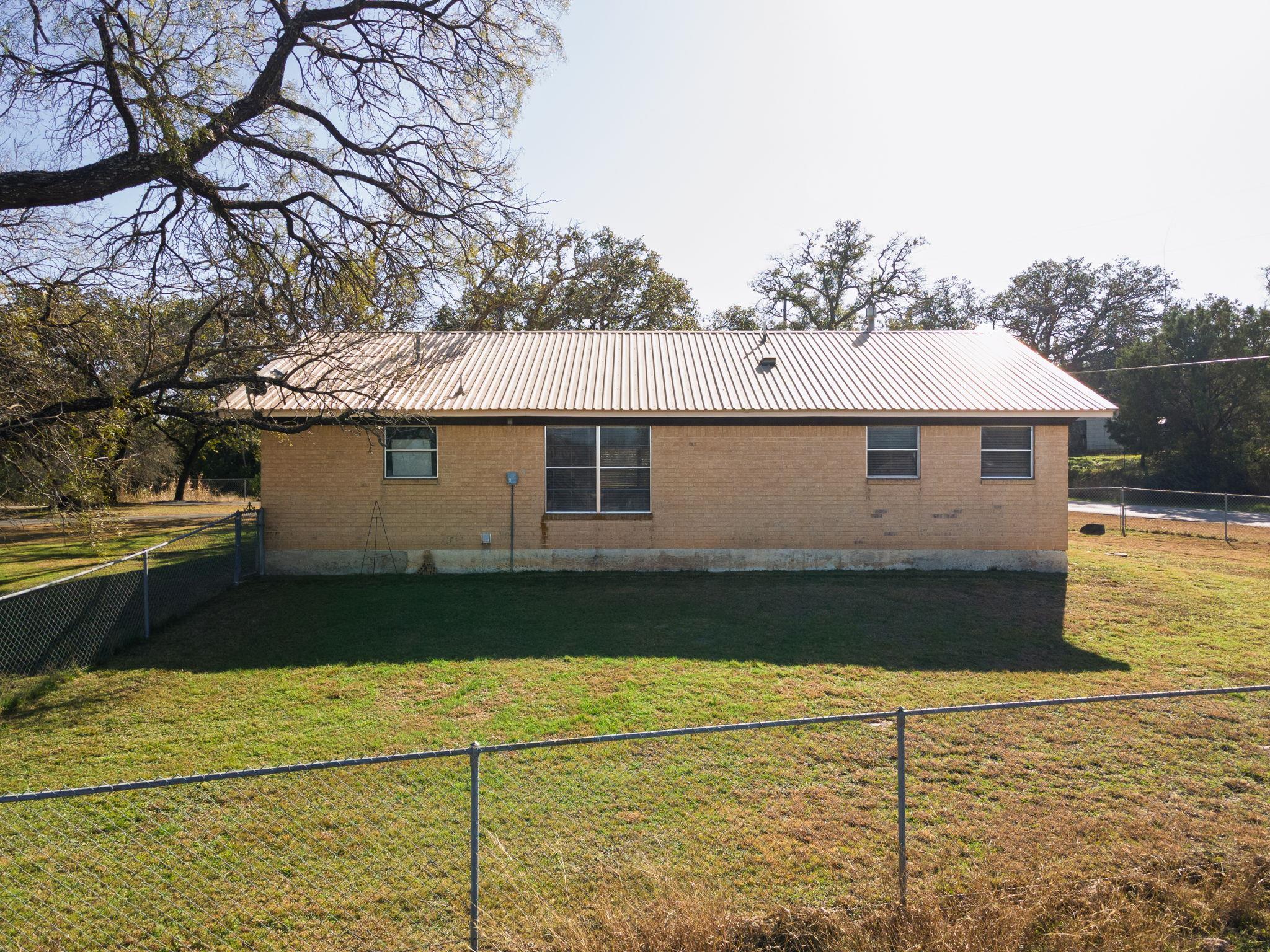 1003 N Ridge Street Lampasas TX 76550