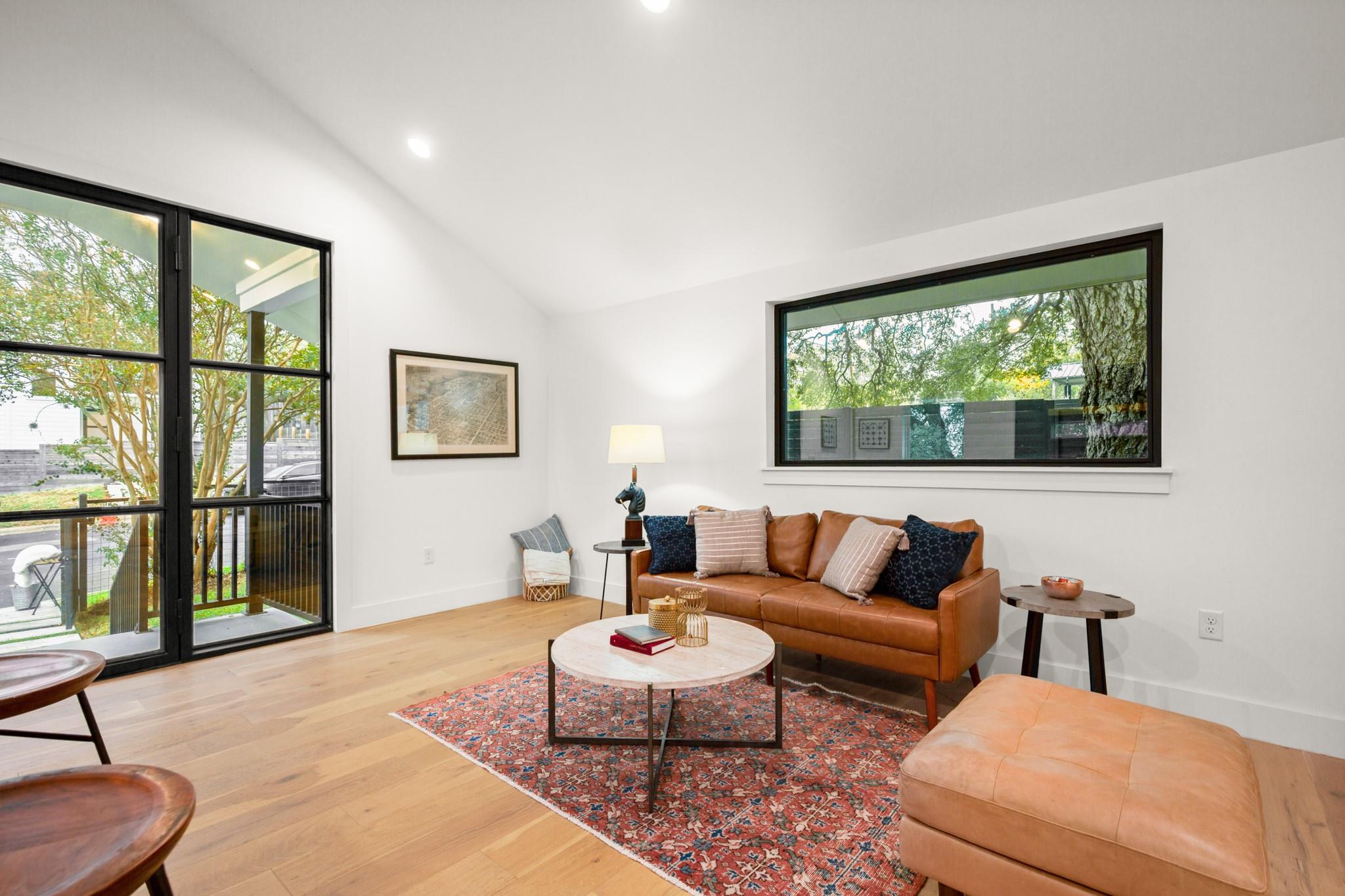 2416 E 10th Street Austin TX 78702