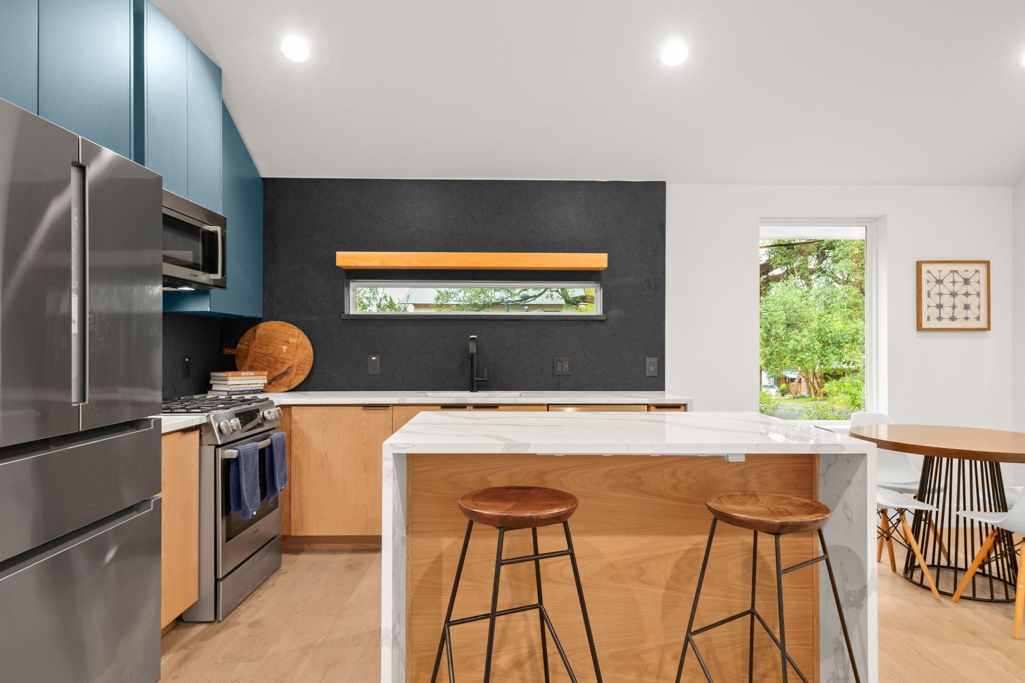 2416 E 10th Street Austin TX 78702