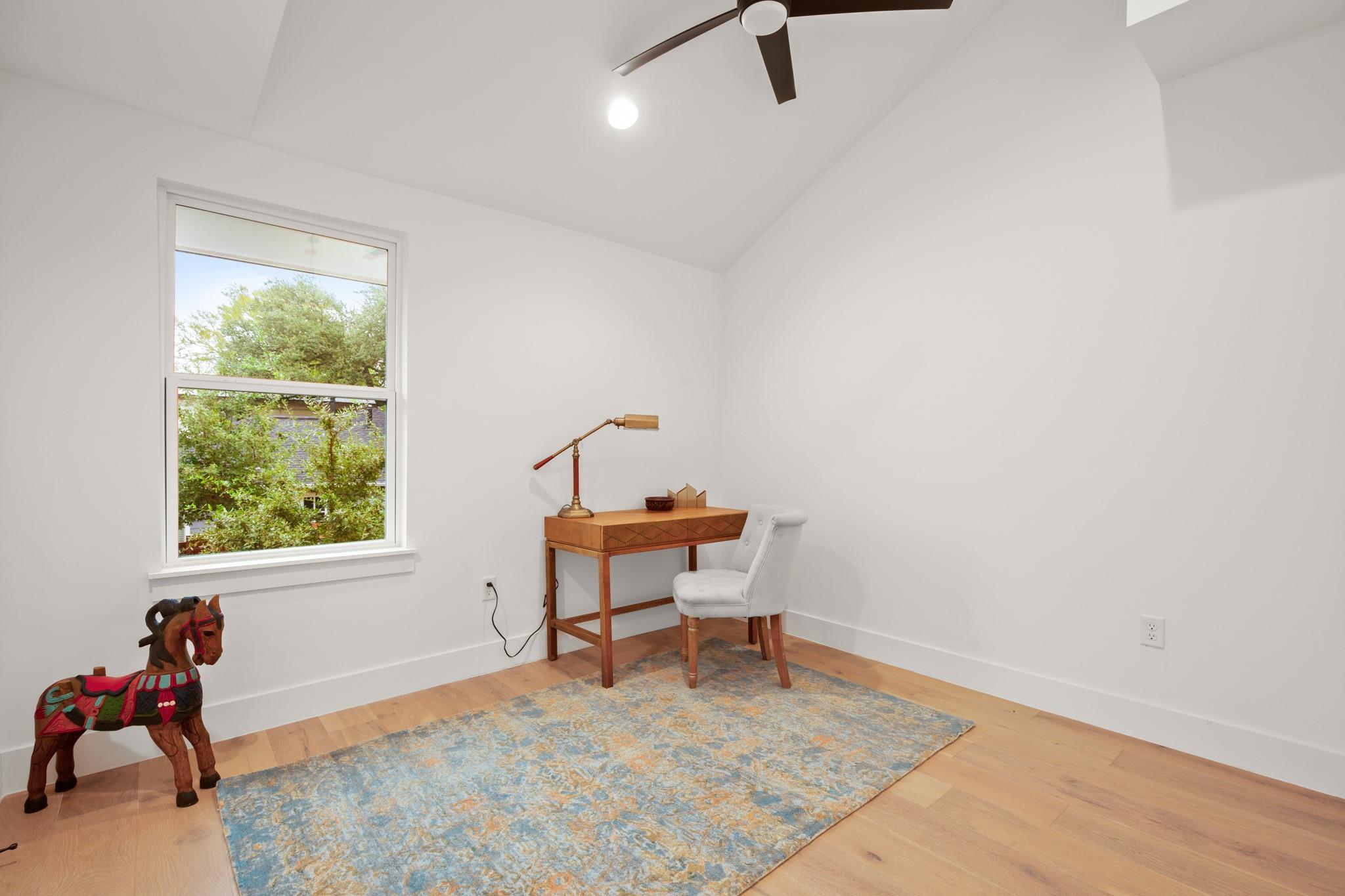 2416 E 10th Street Austin TX 78702
