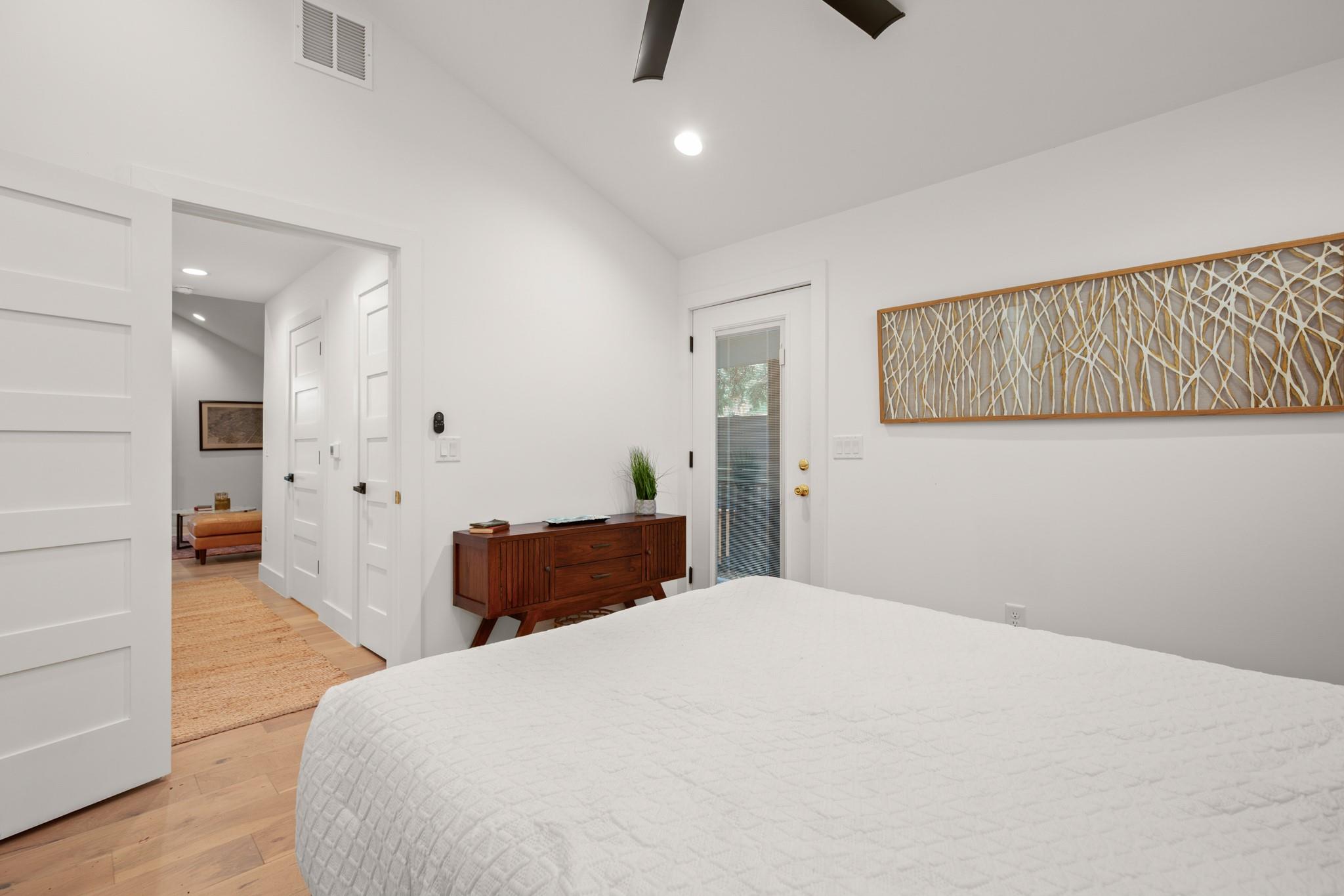 2416 E 10th Street Austin TX 78702