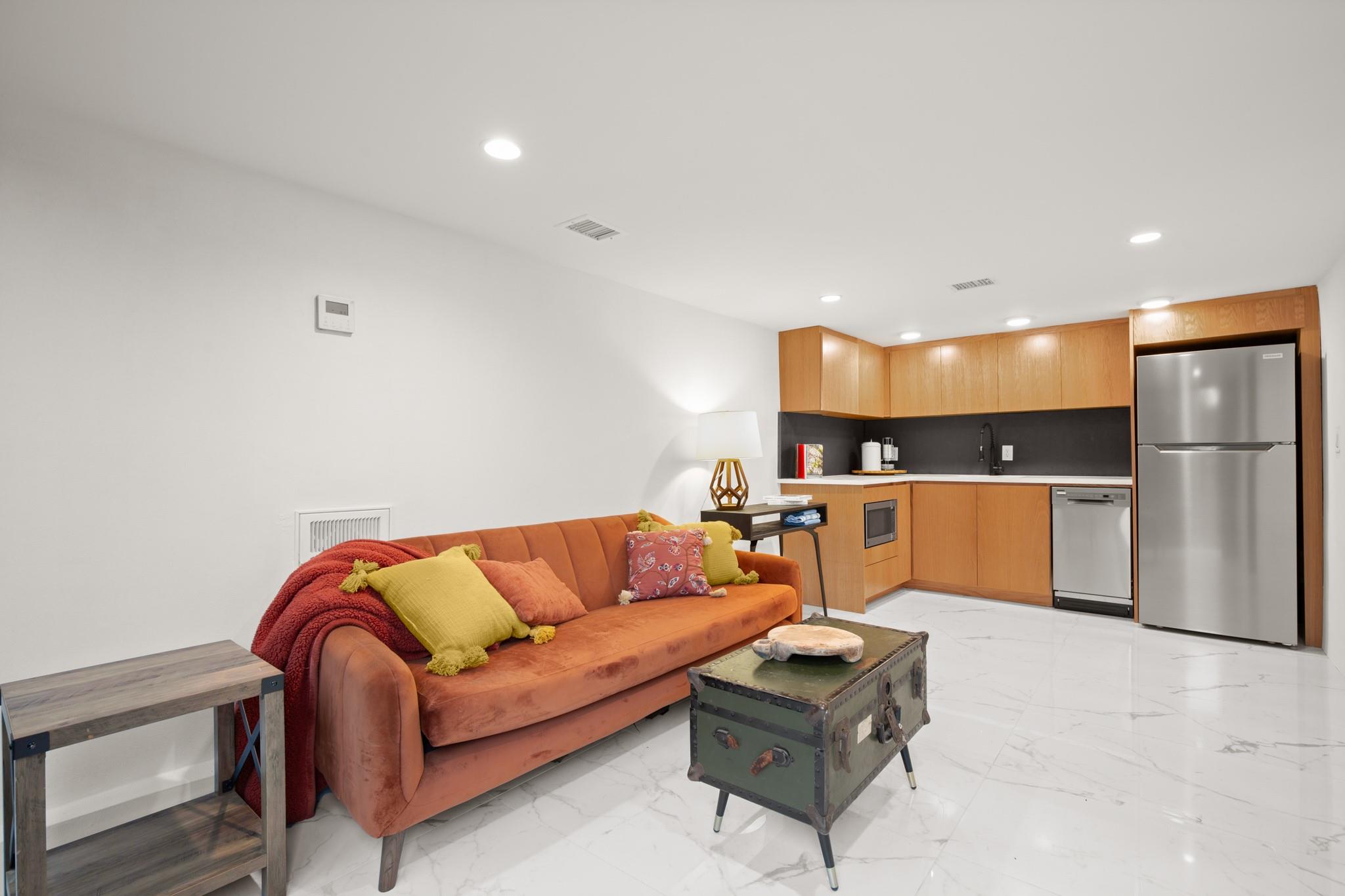 2416 E 10th Street Austin TX 78702