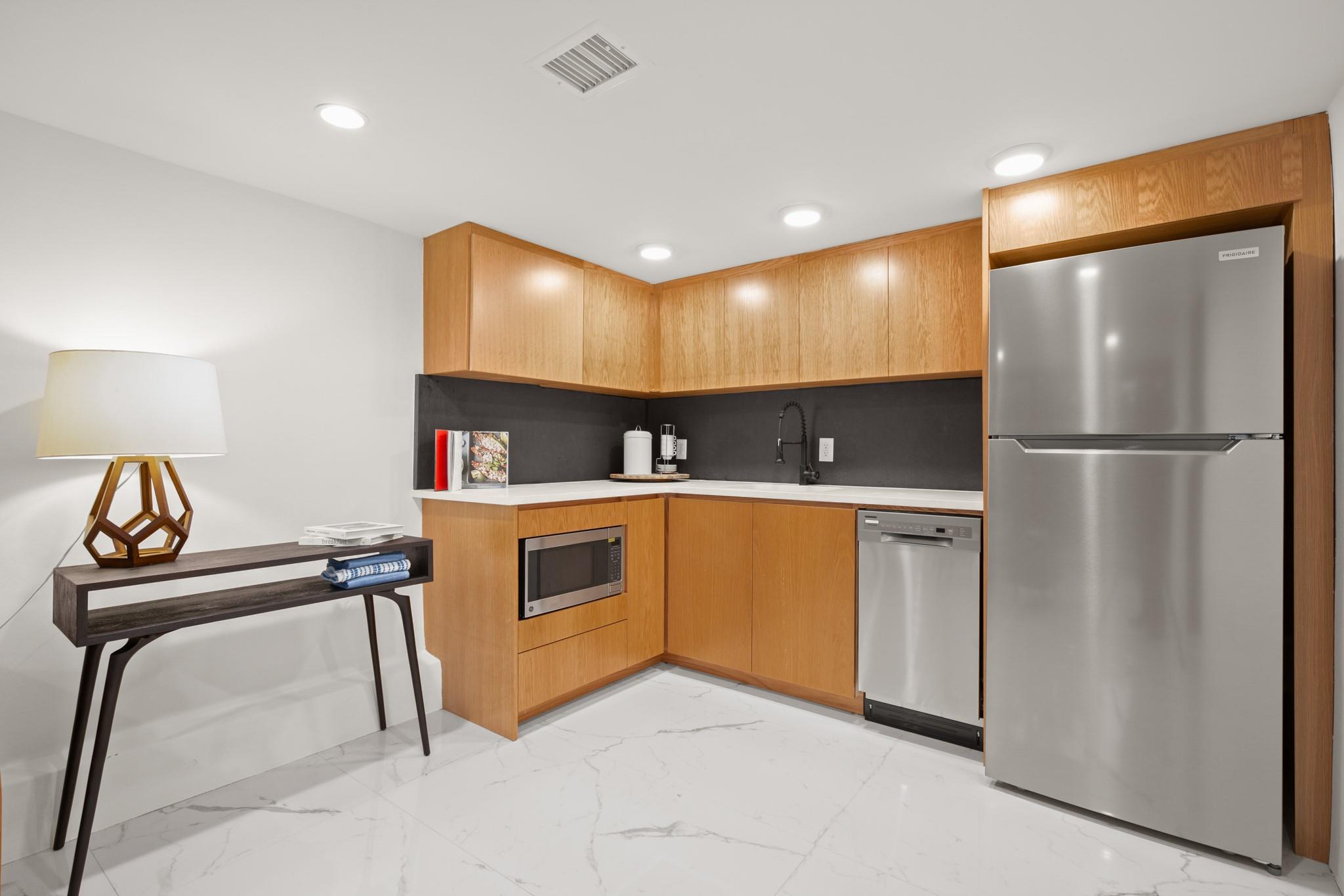 2416 E 10th Street Austin TX 78702