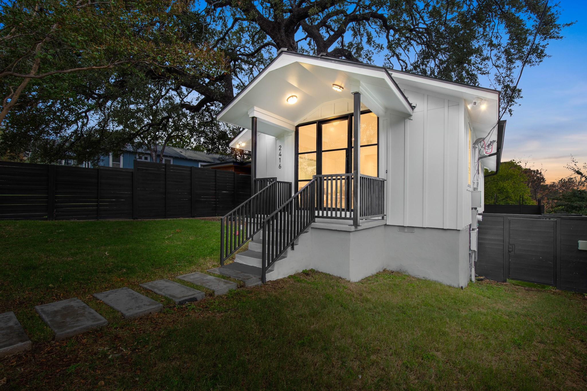 2416 E 10th Street Austin TX 78702