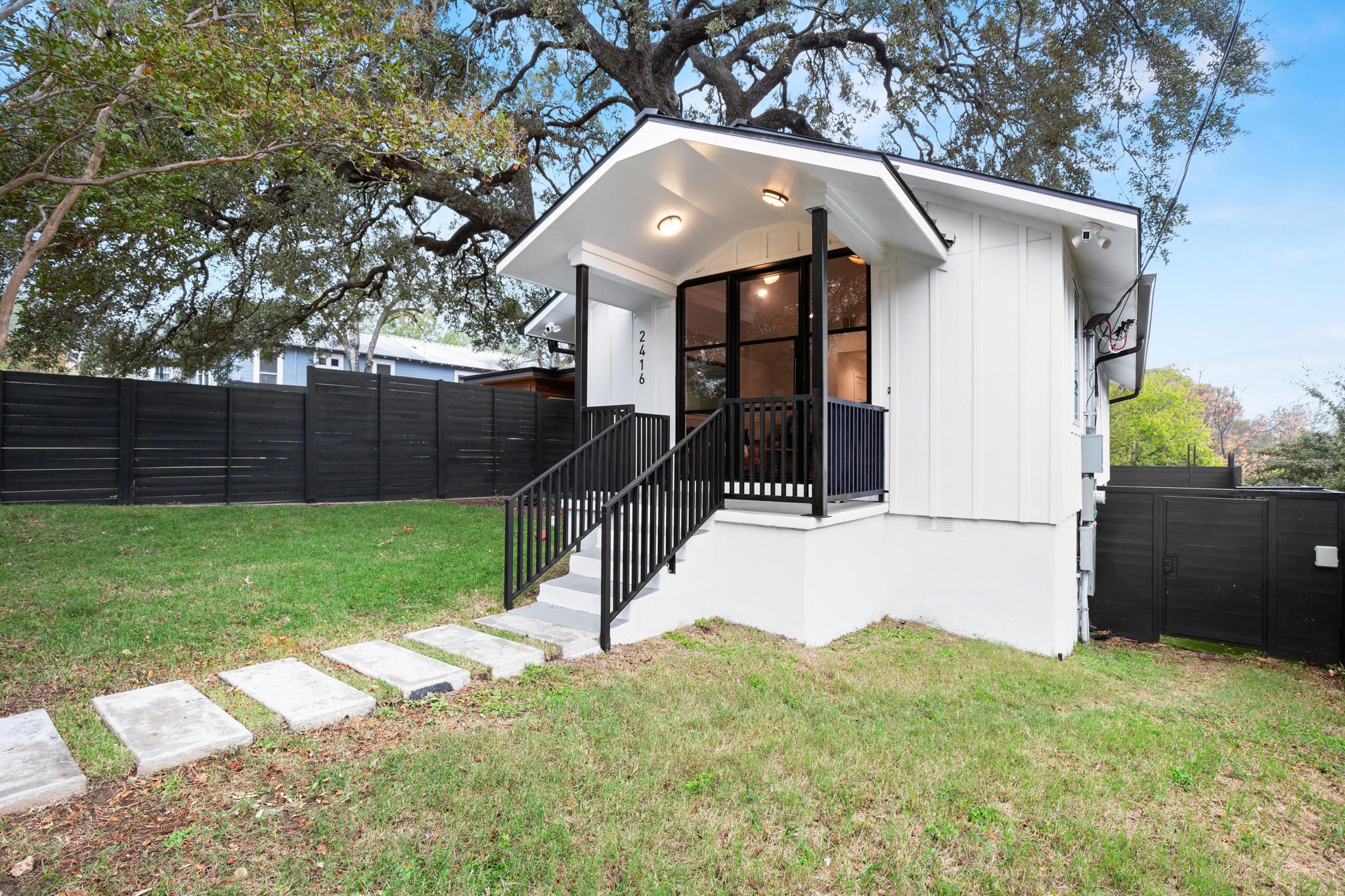 2416 E 10th Street Austin TX 78702