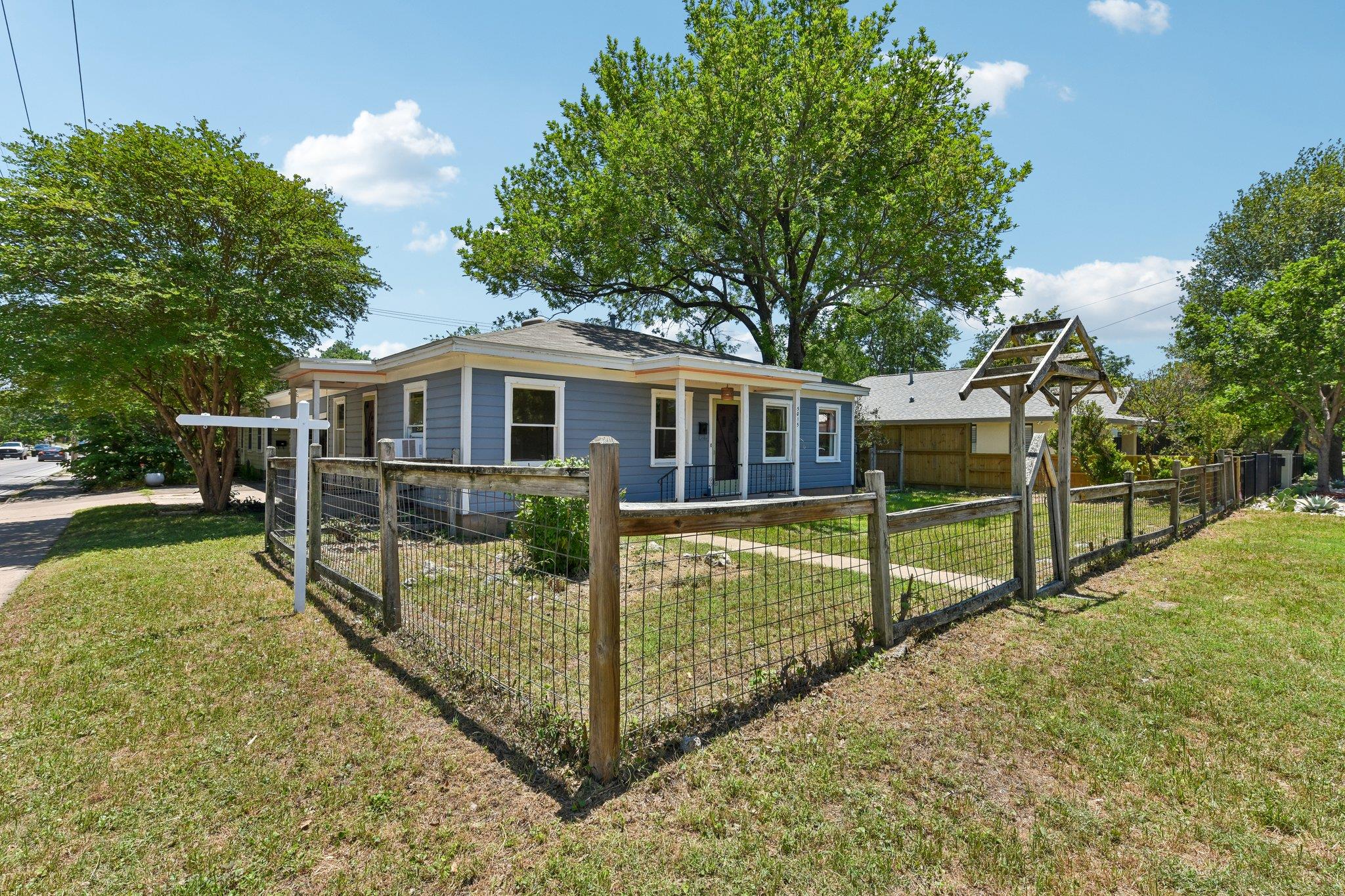 5015 Ave G Austin TX 78751