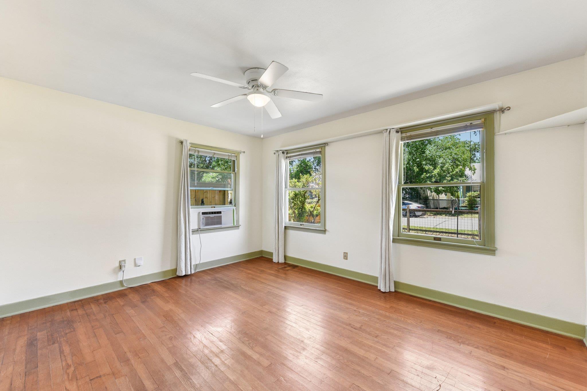 5015 Ave G Austin TX 78751