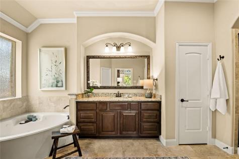 1122 Flint Rock Loop Driftwood TX 78619