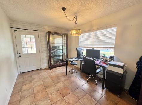 612 Cardinal Street Elgin TX 78621