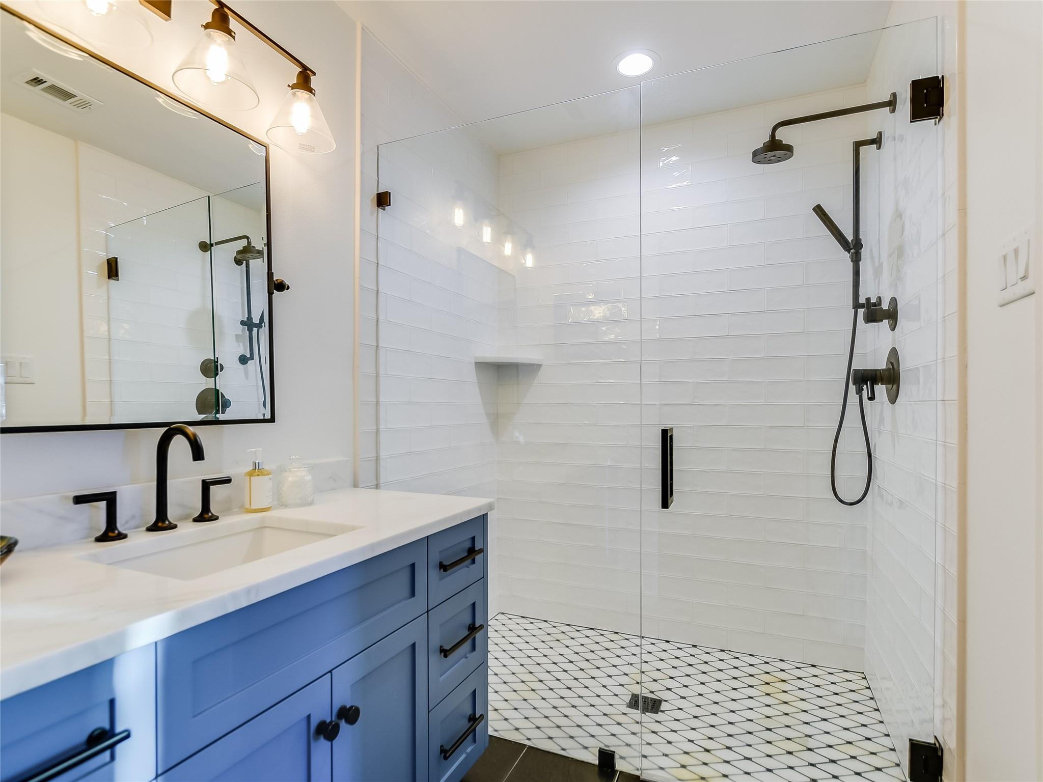 108 Third Sid Horseshoe Bay TX 78657
