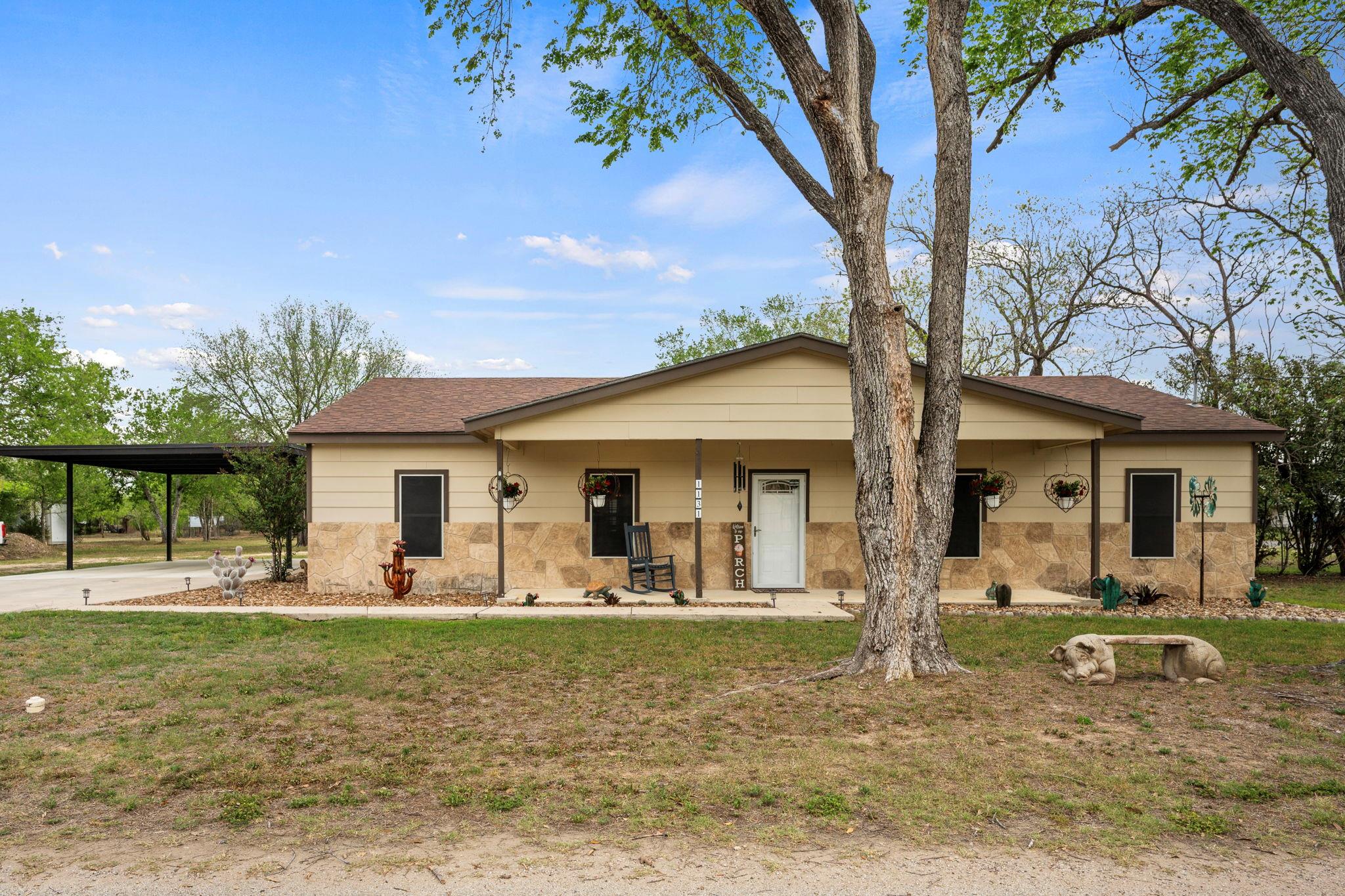 1131 E Fannin Street Luling TX 78648