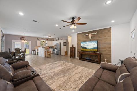 1131 E Fannin Street Luling TX 78648