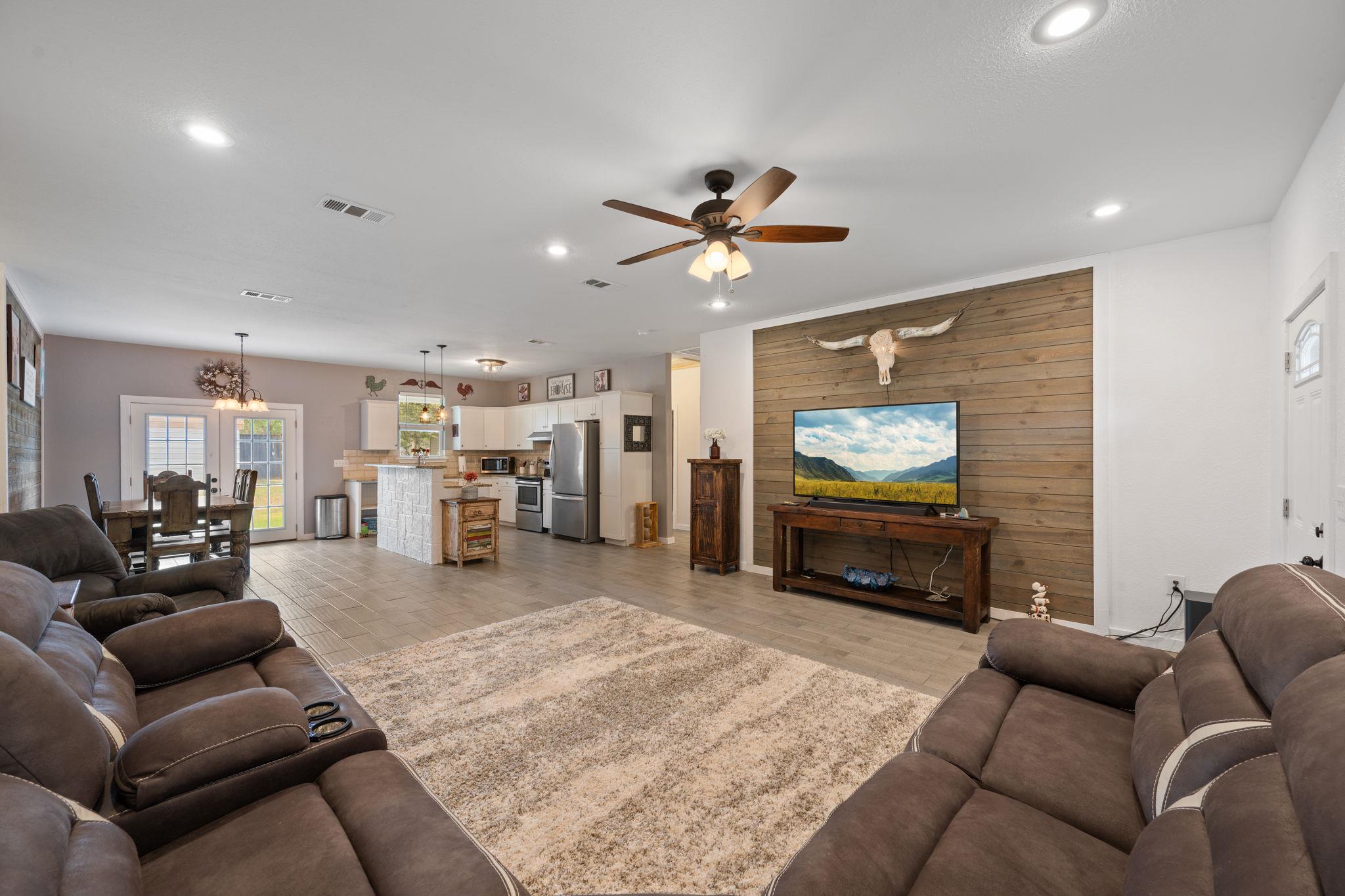 1131 E Fannin Street Luling TX 78648