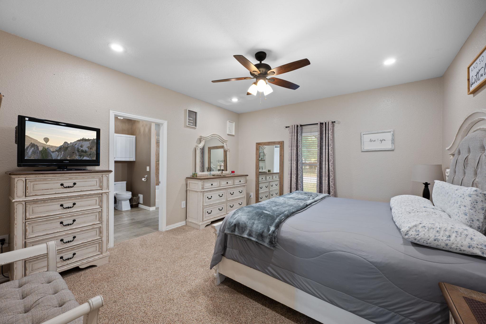 1131 E Fannin Street Luling TX 78648