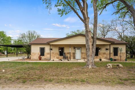 1131 E Fannin Street Luling TX 78648