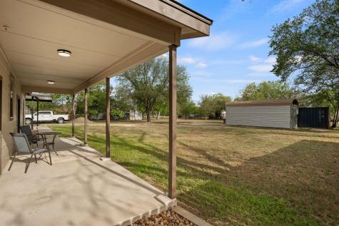 1131 E Fannin Street Luling TX 78648