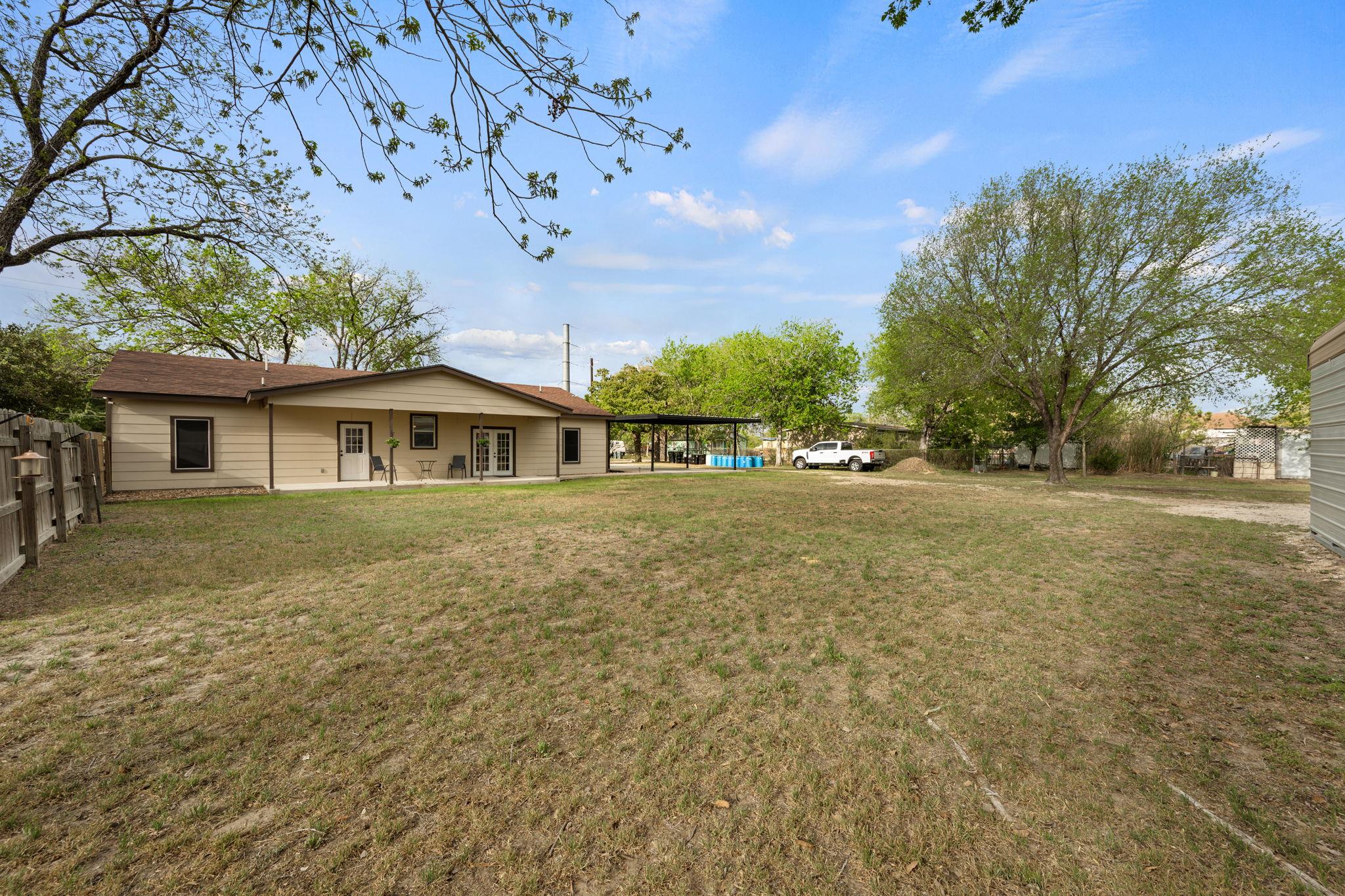 1131 E Fannin Street Luling TX 78648
