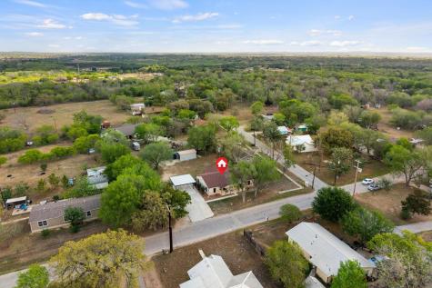 1131 E Fannin Street Luling TX 78648