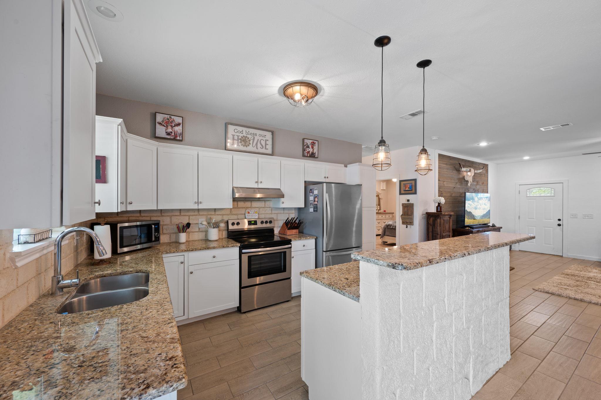 1131 E Fannin Street Luling TX 78648