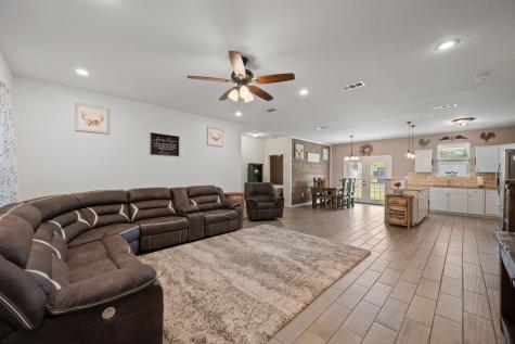 1131 E Fannin Street Luling TX 78648