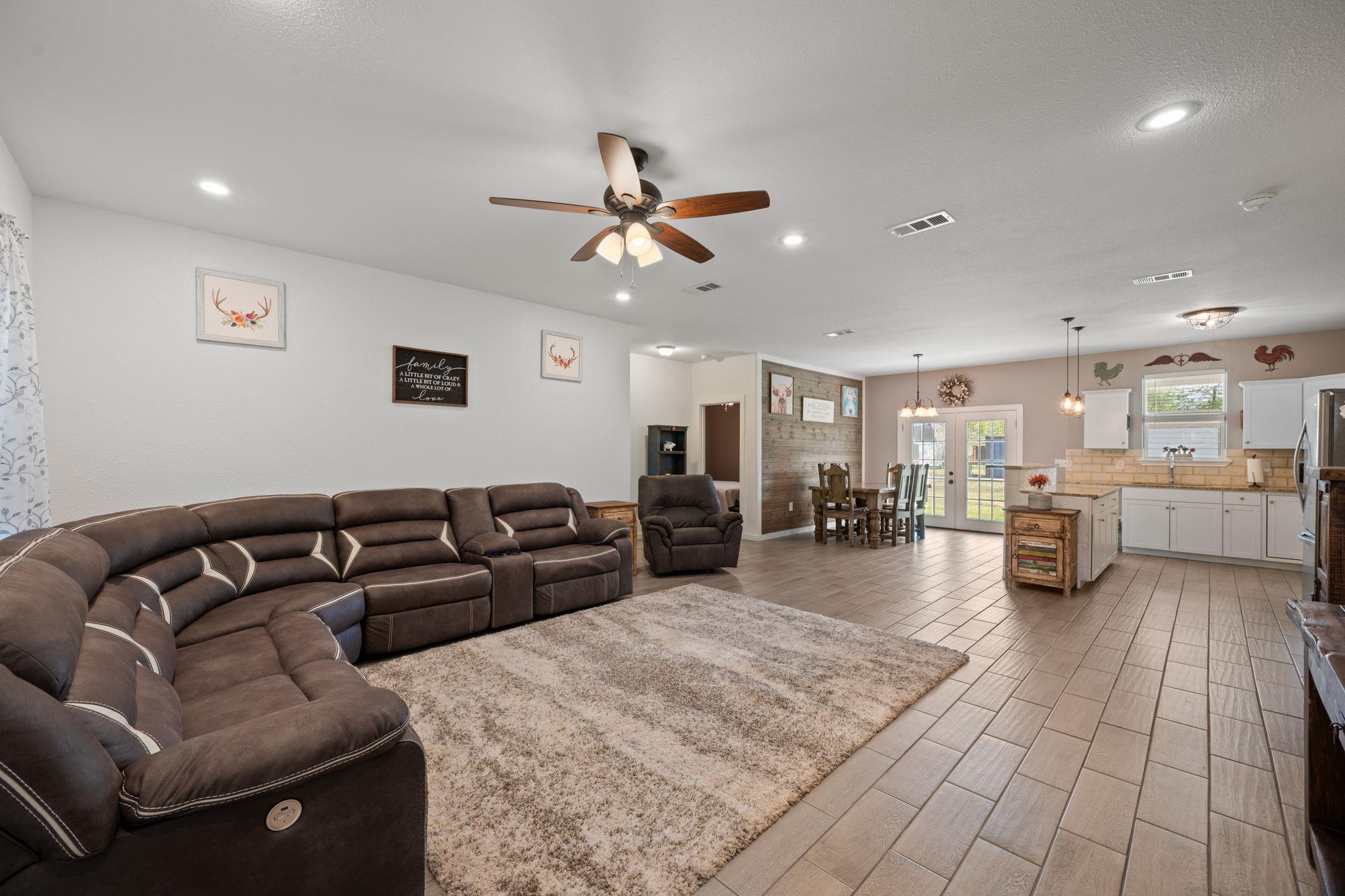 1131 E Fannin Street Luling TX 78648