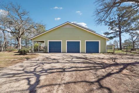 407 Country Lane Mcdade TX 78650
