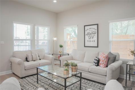 518 Rigsby Avenue San Antonio TX 78210