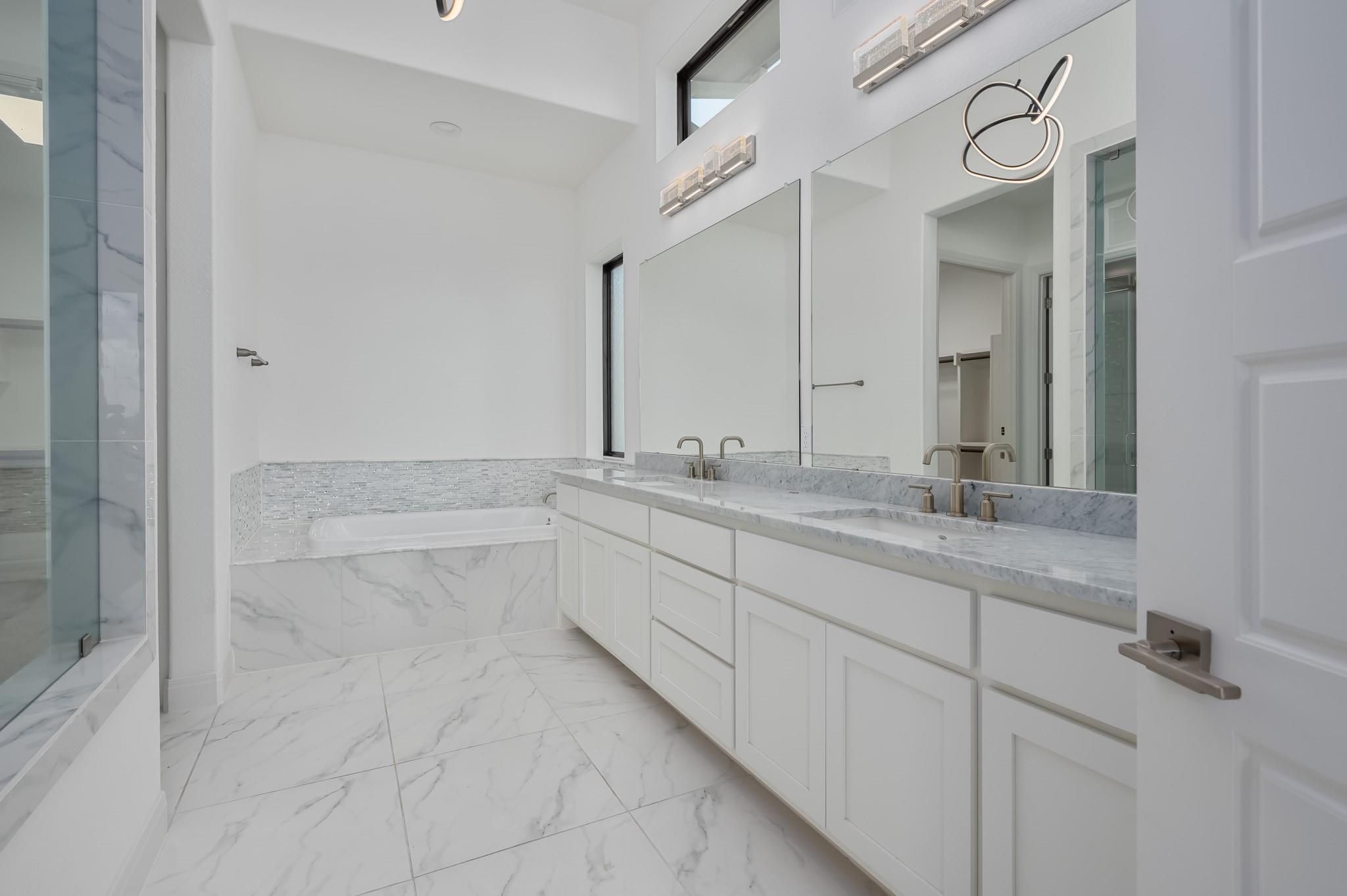 2502 Sunset Vista Circle Spicewood TX 78669