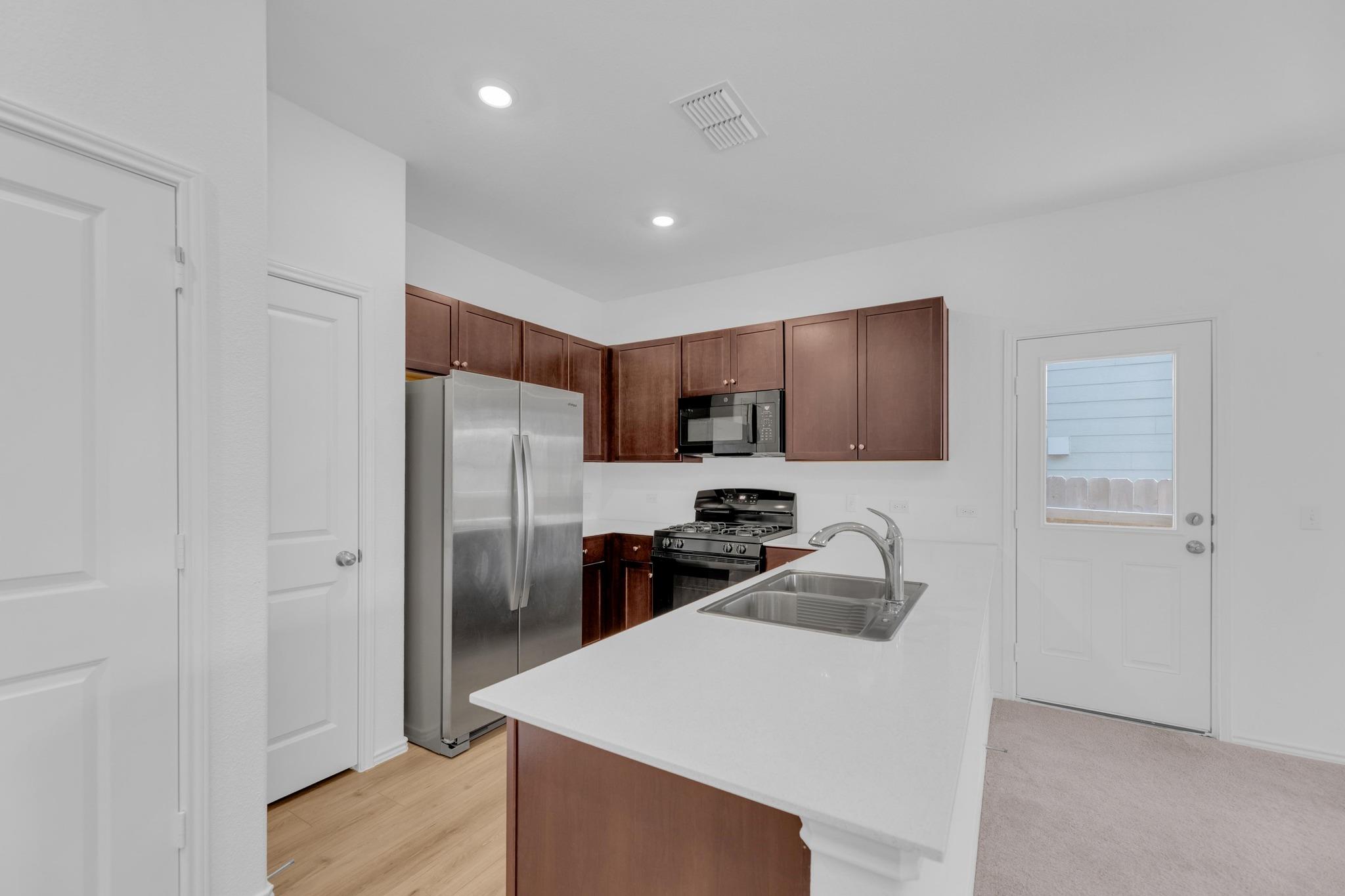 2812 Dezmond Diamond Court Pflugerville TX 78660