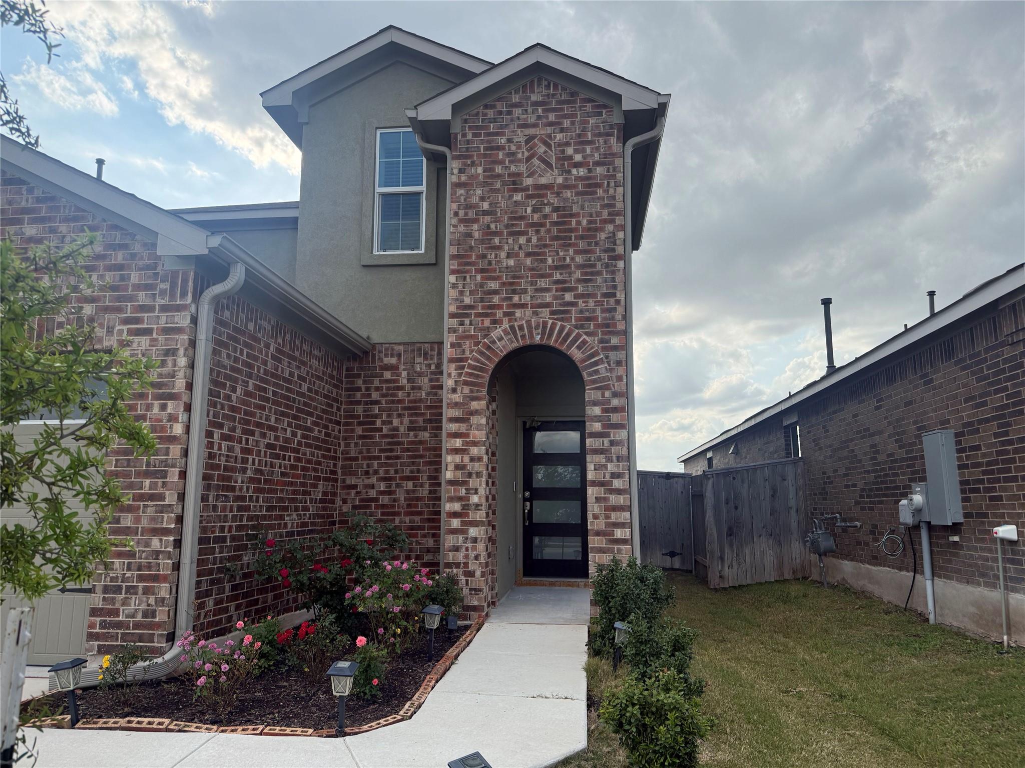 138 Milliner Loop Hutto TX 78634