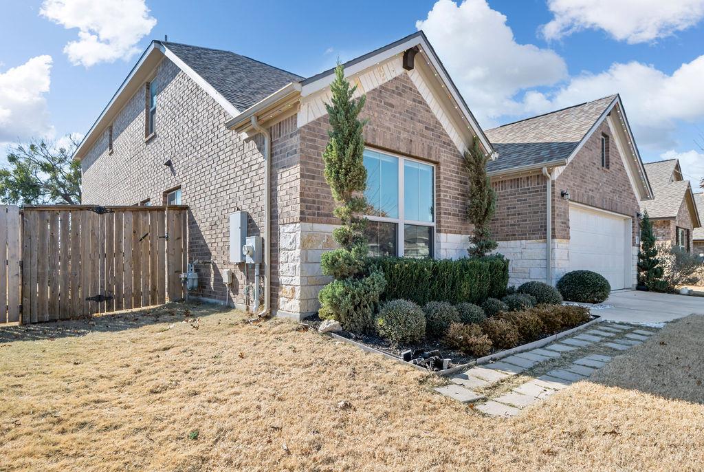 909 Zacarias Drive Leander TX 78641