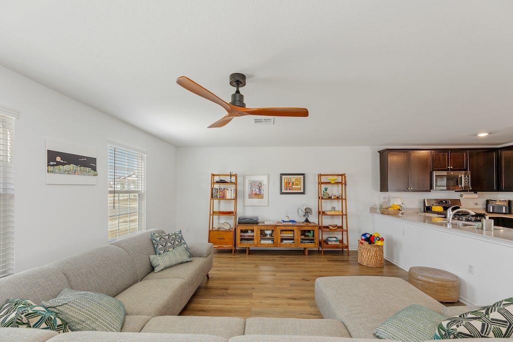 17817 Willacy Cove Elgin TX 78621