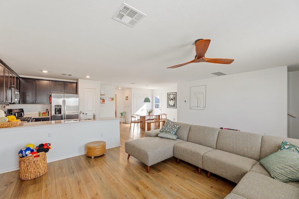 17817 Willacy Cove Elgin TX 78621