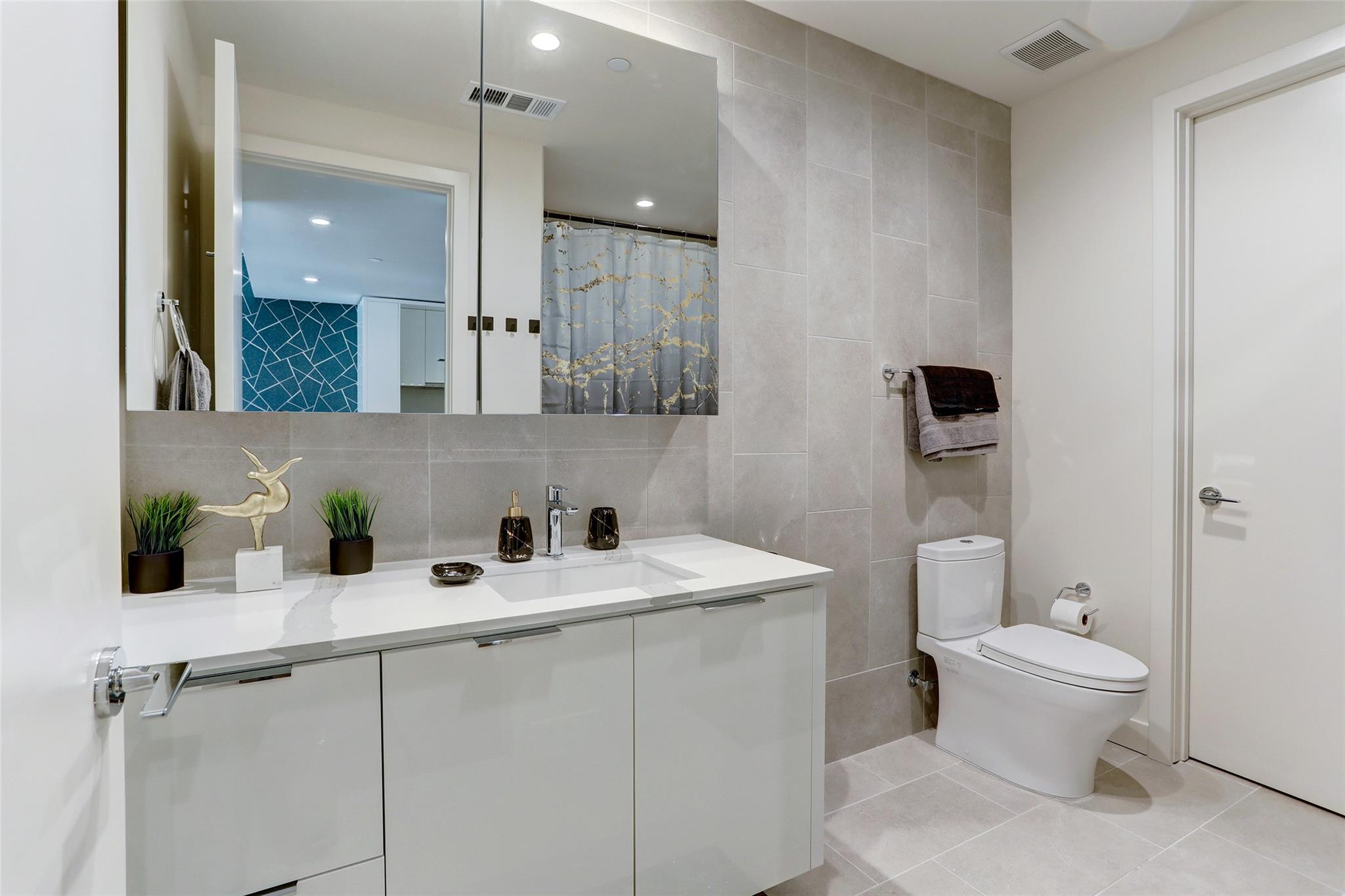 44 E Avenue Austin TX 78701