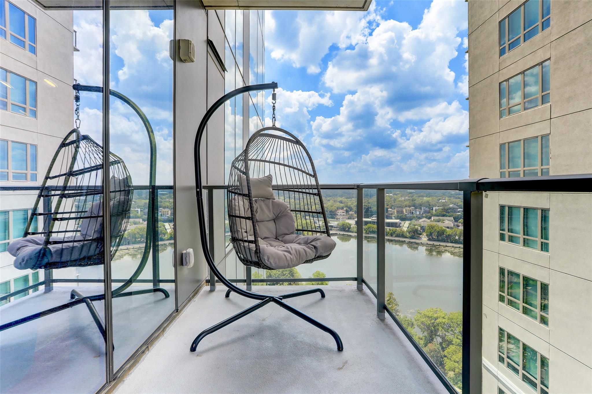 44 E Avenue Austin TX 78701