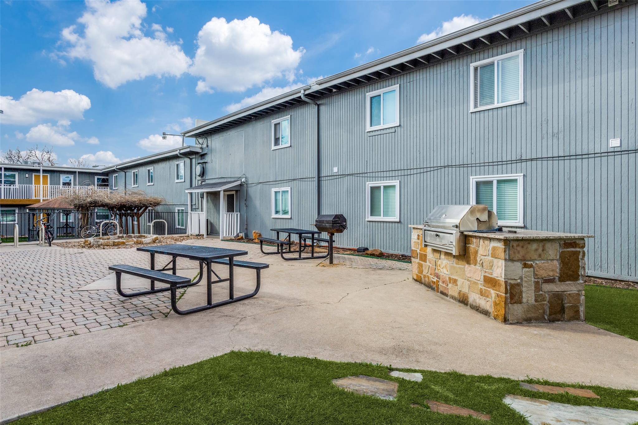 2401 Manor Road Austin TX 78722